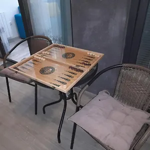natalie-appartement-41.alltbilisihotels.com/